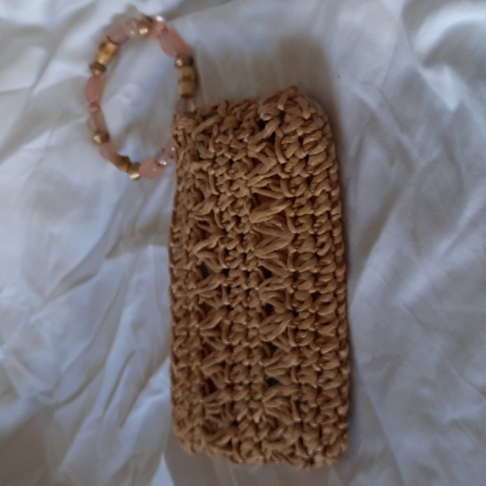 Small clutch with ring handle